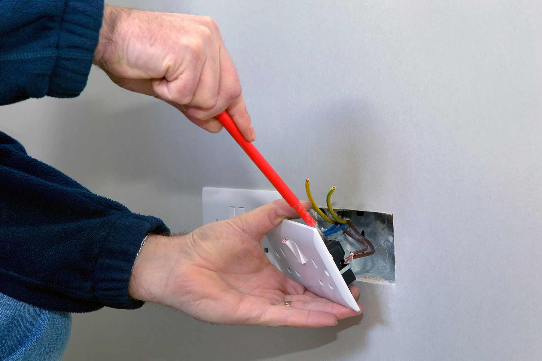 Our electricians can install plug sockets for domestic and commercial proeprties in City Of Westminster and the local area. 